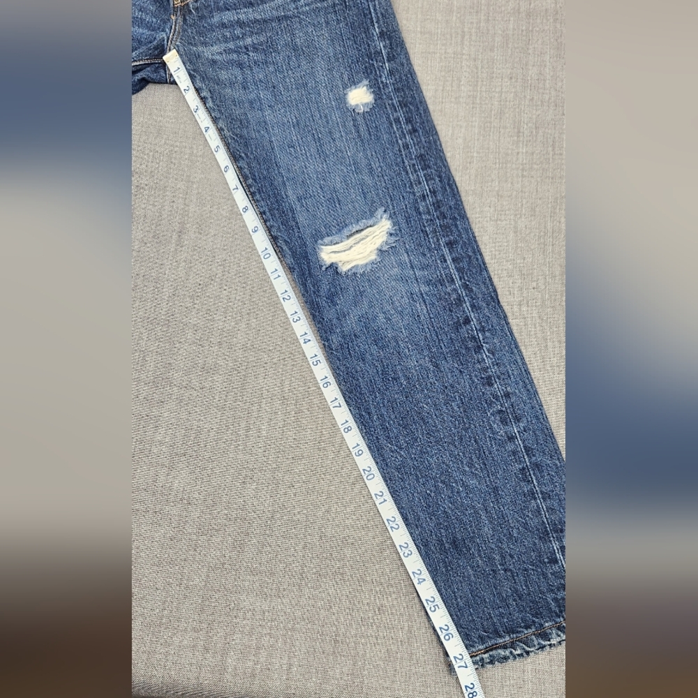 Levis 501 Button Fly Tapered 100% Cotton Distressed Style  Medium Wash Jeans. - Picture 5 of 12